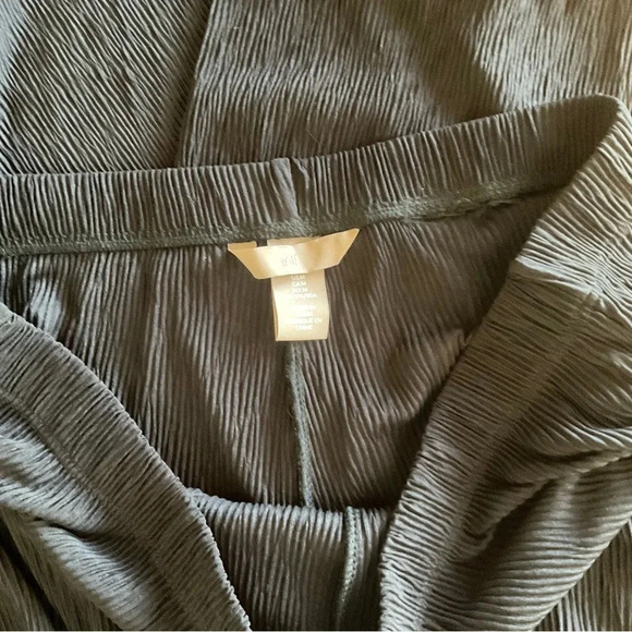 H&M MATCHING CRINKLE SET SIZE MEDIUM BLACK LOUNGEWEAR - Picture 7 of 8